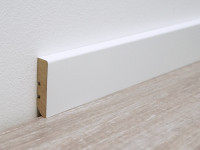 Vierkant Sockelleiste weiß streichfähig (MDF-Kern) Vierkant Sockelleiste weiß streichfähig (MDF-Kern)