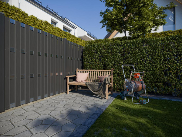 WPC Sichtschutzzaun Anthrazit 180x180 cm - DIY-Bausatz mit Aluriegeln
