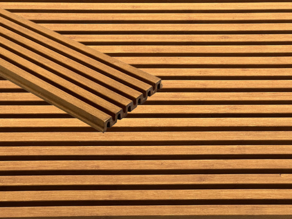 Fassadenverkleidung Bambus Rhombusprofil