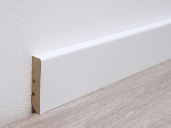 Vierkant Sockelleiste weiß streichfähig (MDF-Kern)
